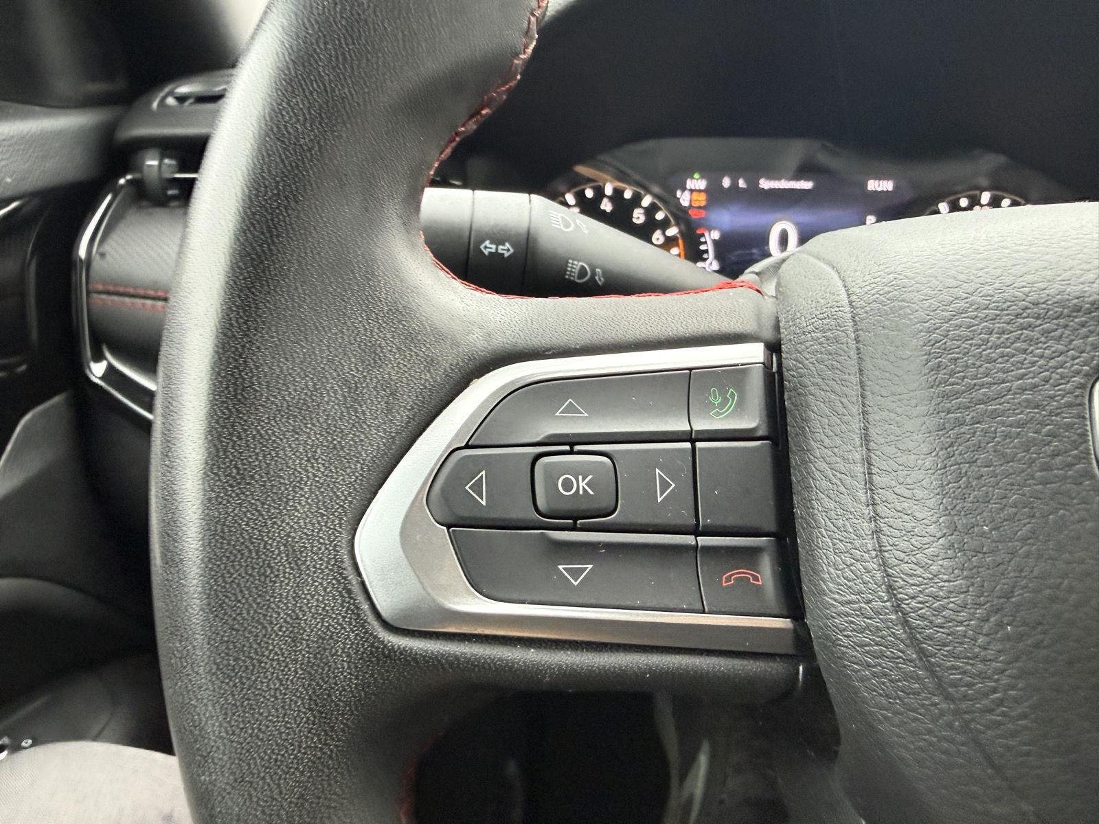 Used 2023 Diamond Black Crystal Pearlcoat Jeep Trailhawk image 10