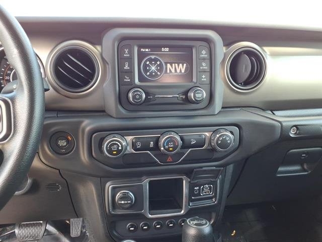 Used 2018 GRAY Jeep Sport image 15