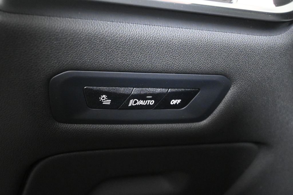 Used 2026 Gray BMW xDrive40i image 26