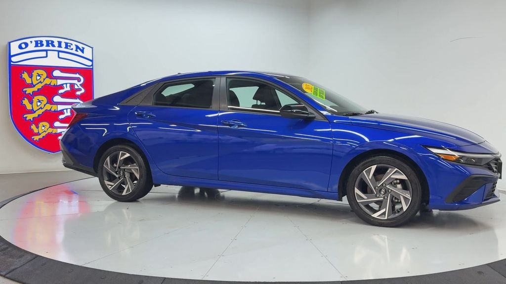 Used 2025 Intense Blue Hyundai SEL Sport image 3