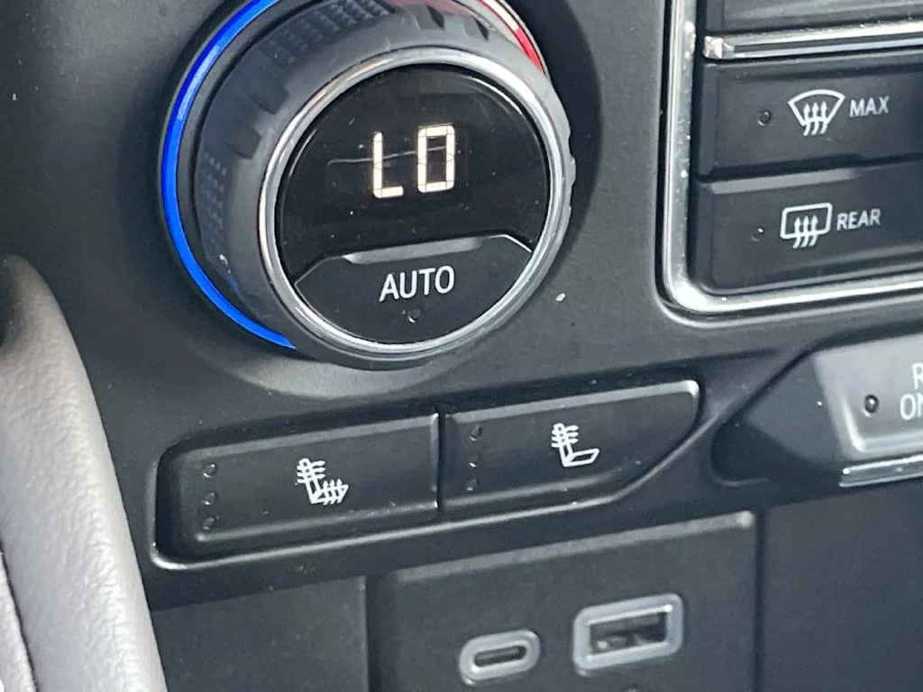 Used 2024 Summit White Chevrolet LT image 20