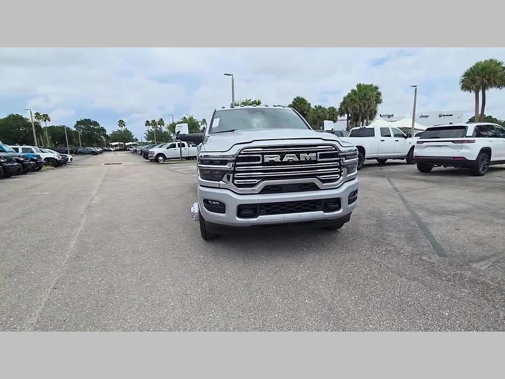 New 2026 Silver-Zynith Exterior Paint RAM Laramie image 38