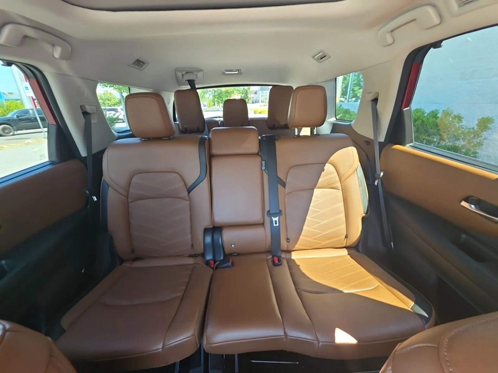 Used 2023 Red Nissan Platinum image 32