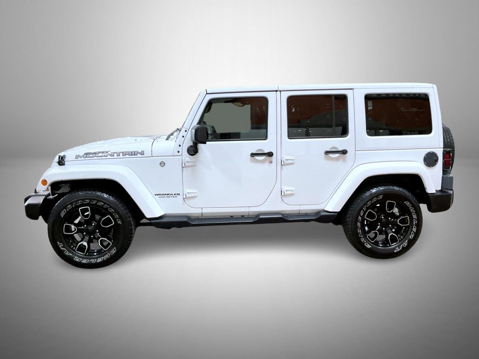 Used 2017 White Jeep Unlimited Sahara image 8