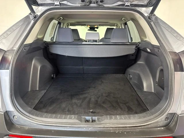 Used 2019 Silver Toyota XLE image 21