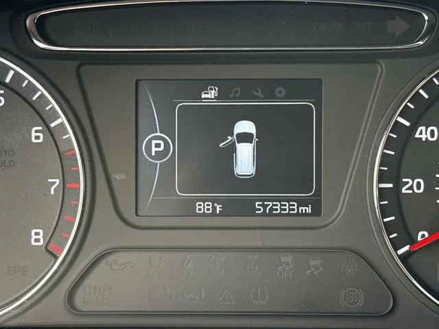 Used 2018 Purple Kia LX image 37