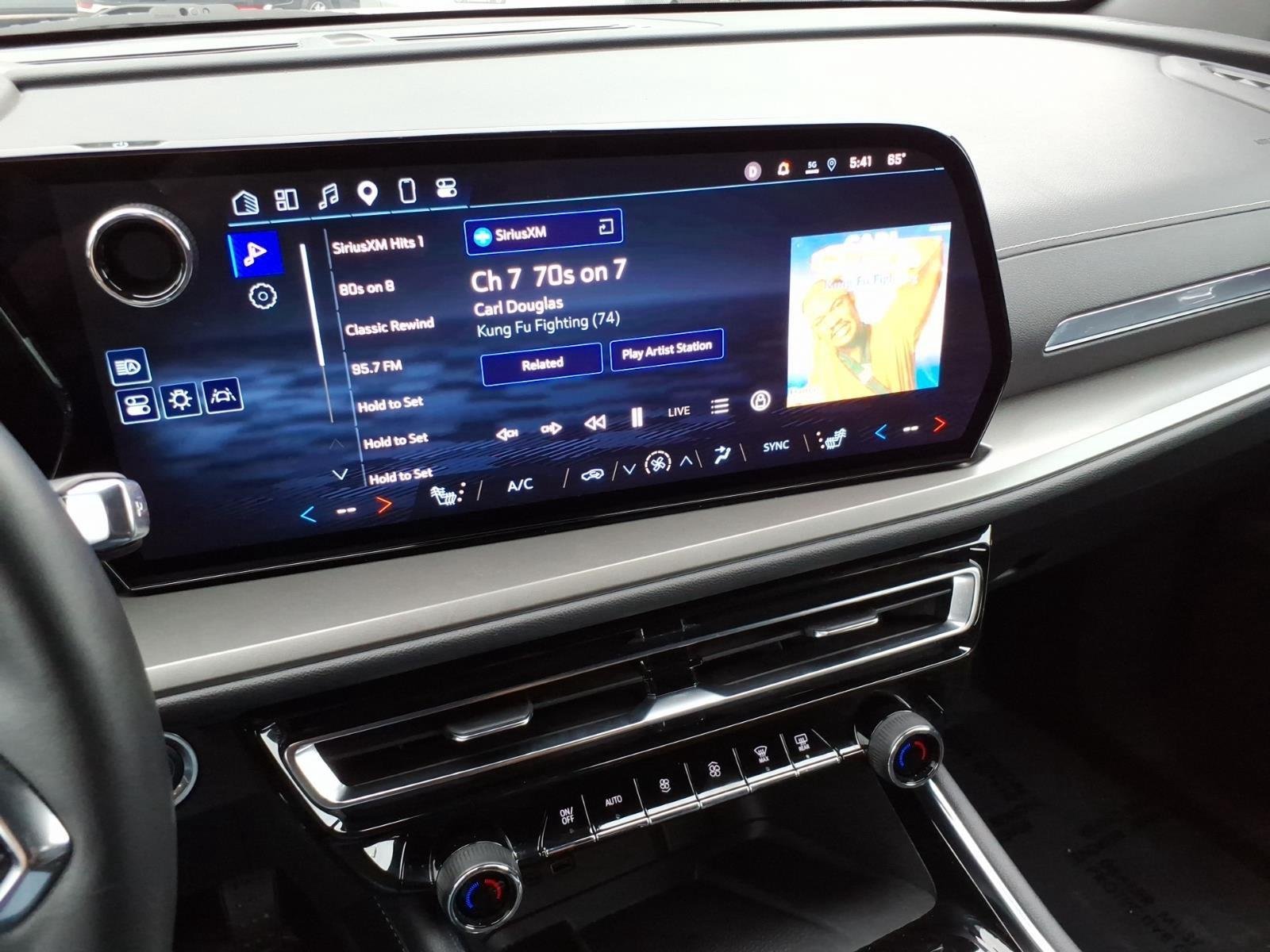 Used 2025 Summit White Chevrolet AWD LT image 15