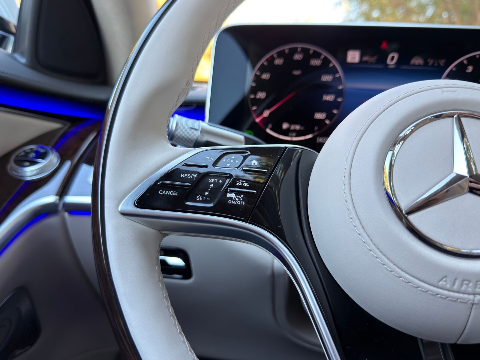 New 2026 MANUFAKTUR Moonlight White Metallic Mercedes-Benz S 580 image 23