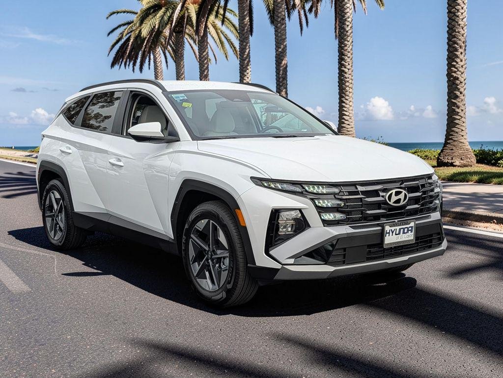 New 2026 White Hyundai SEL FWD image 4