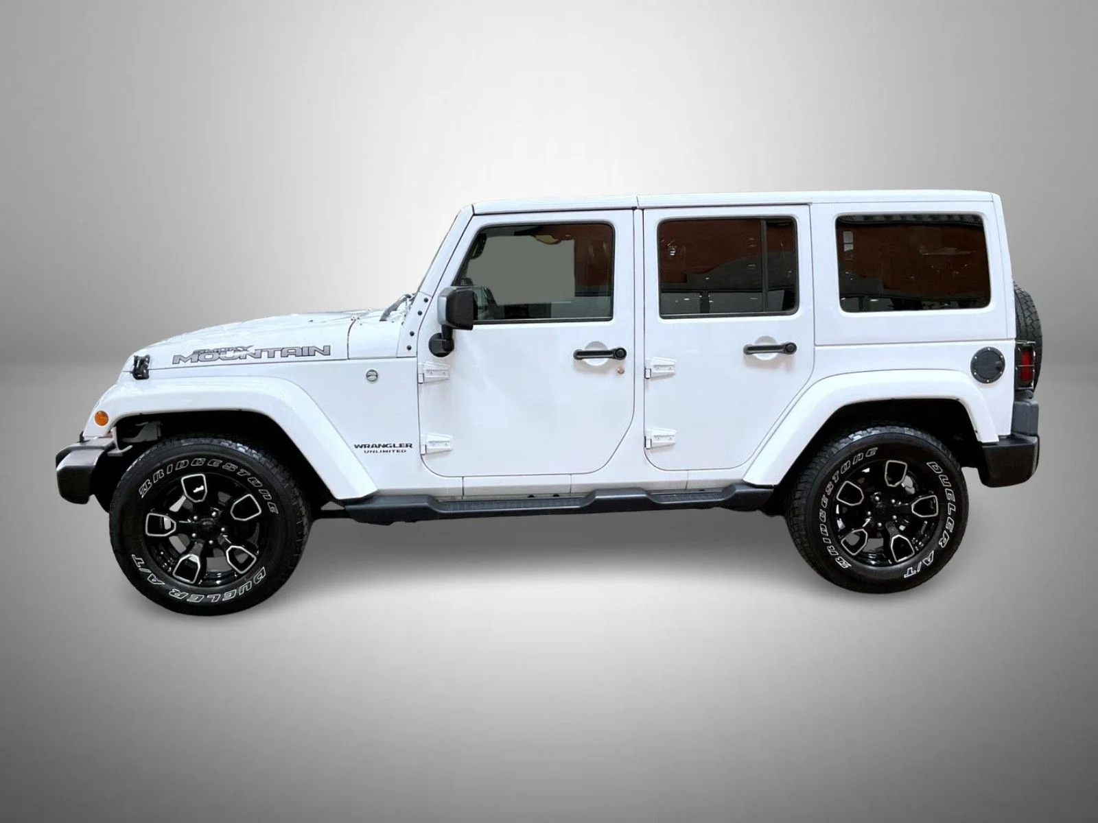 Used 2017 White Jeep Unlimited Sahara image 8