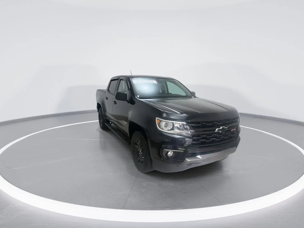 Used 2022 Black Chevrolet Z71 image 9