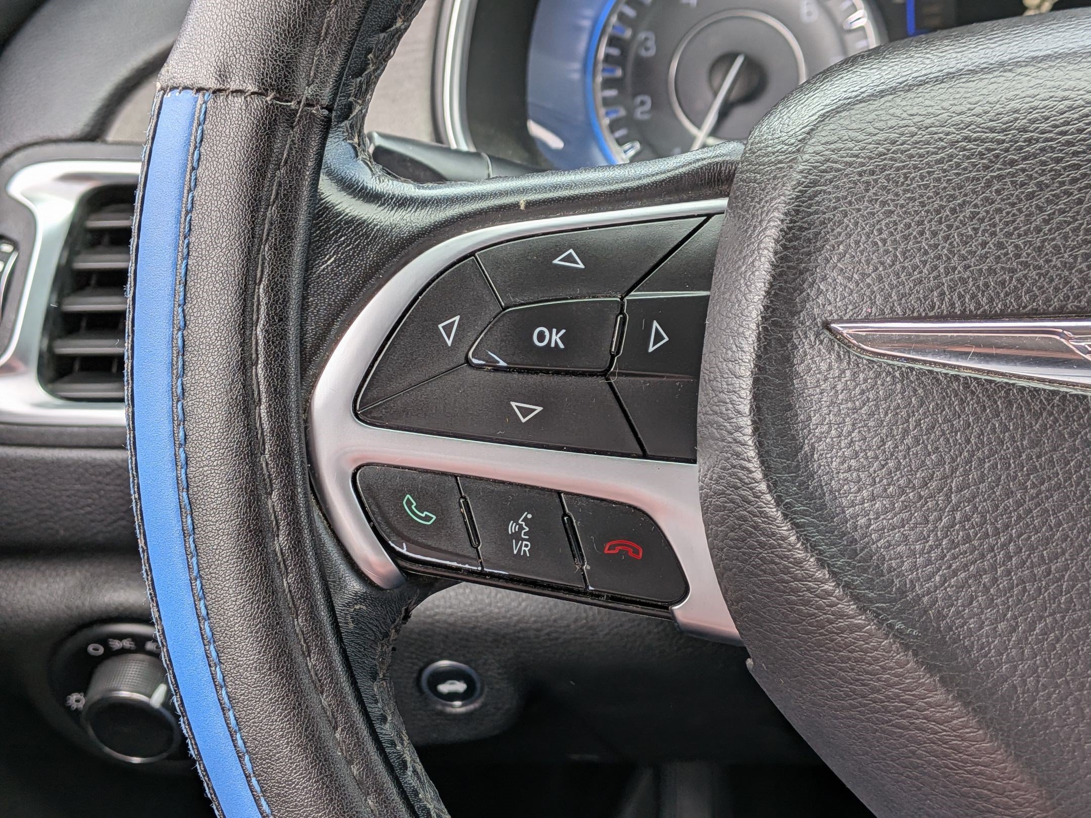 Used 2016 Vivid Blue Pearlcoat Chrysler Limited image 15