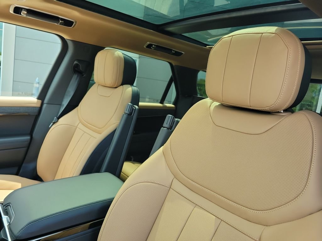 New 2026 Giola Green LAND ROVER Dynamic SE image 26