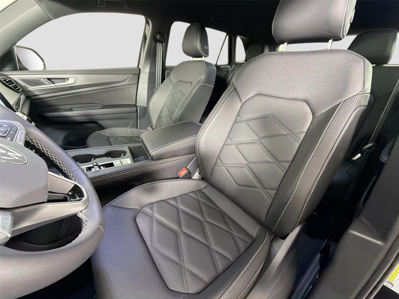 New 2026 Deep Black Pearl Volkswagen 2.0T SE image 19