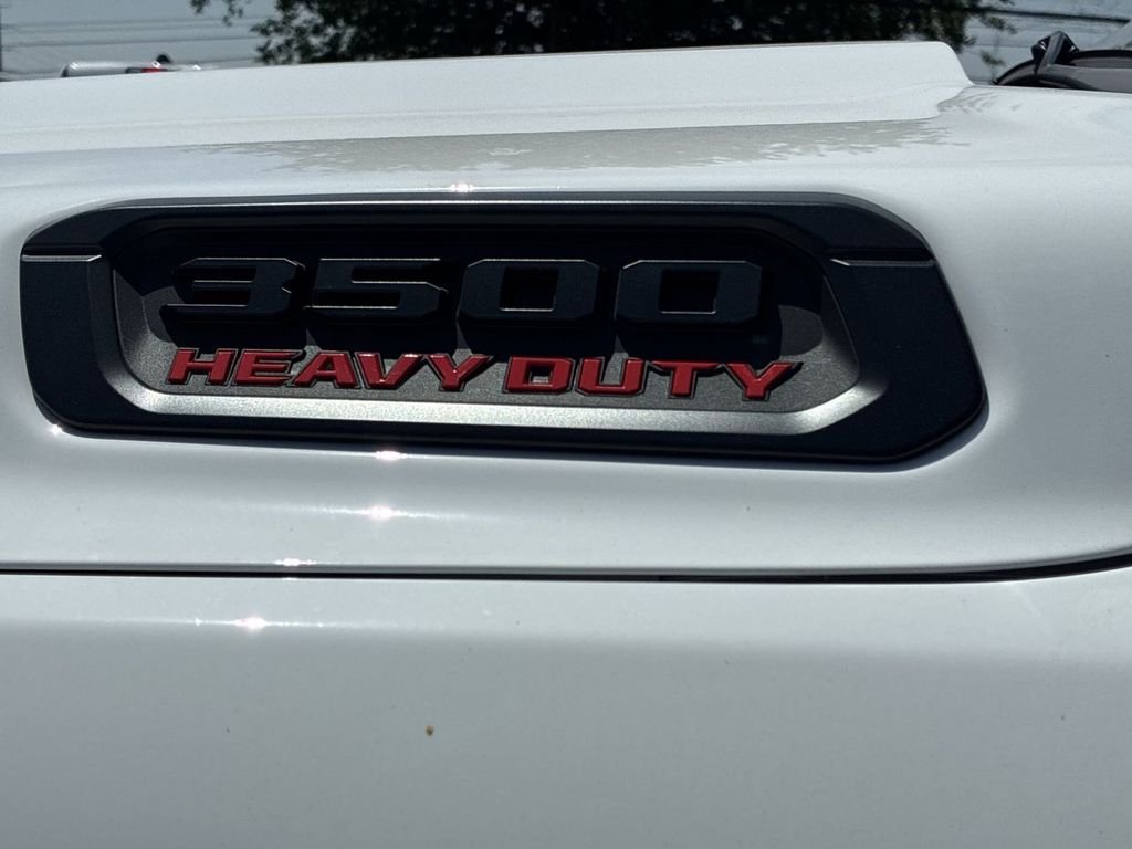 New 2026 Bright White Clear-Coat Exterior Paint RAM Tradesman image 48