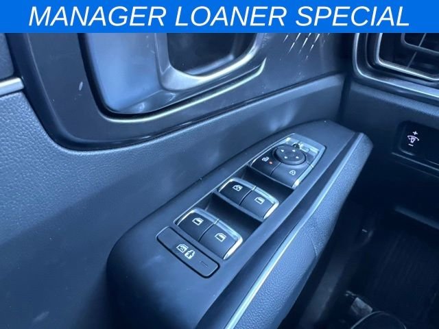 2025 Kia Sorento S - Photo 22