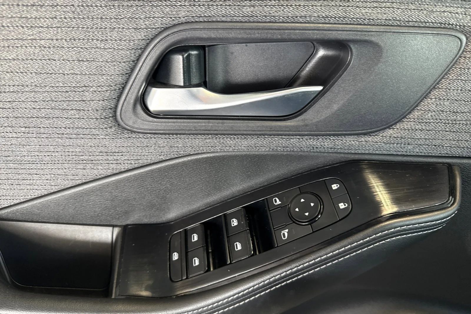 Used 2023 Gun Metallic Nissan SV image 11