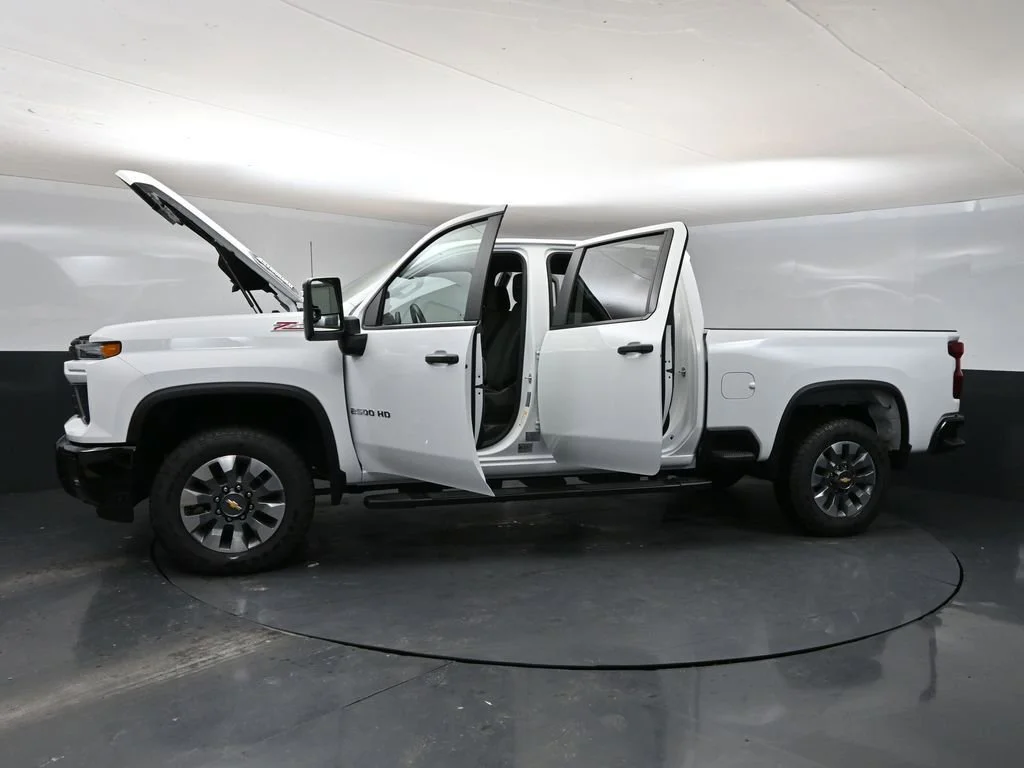 New 2026 Summit White Chevrolet Custom image 54