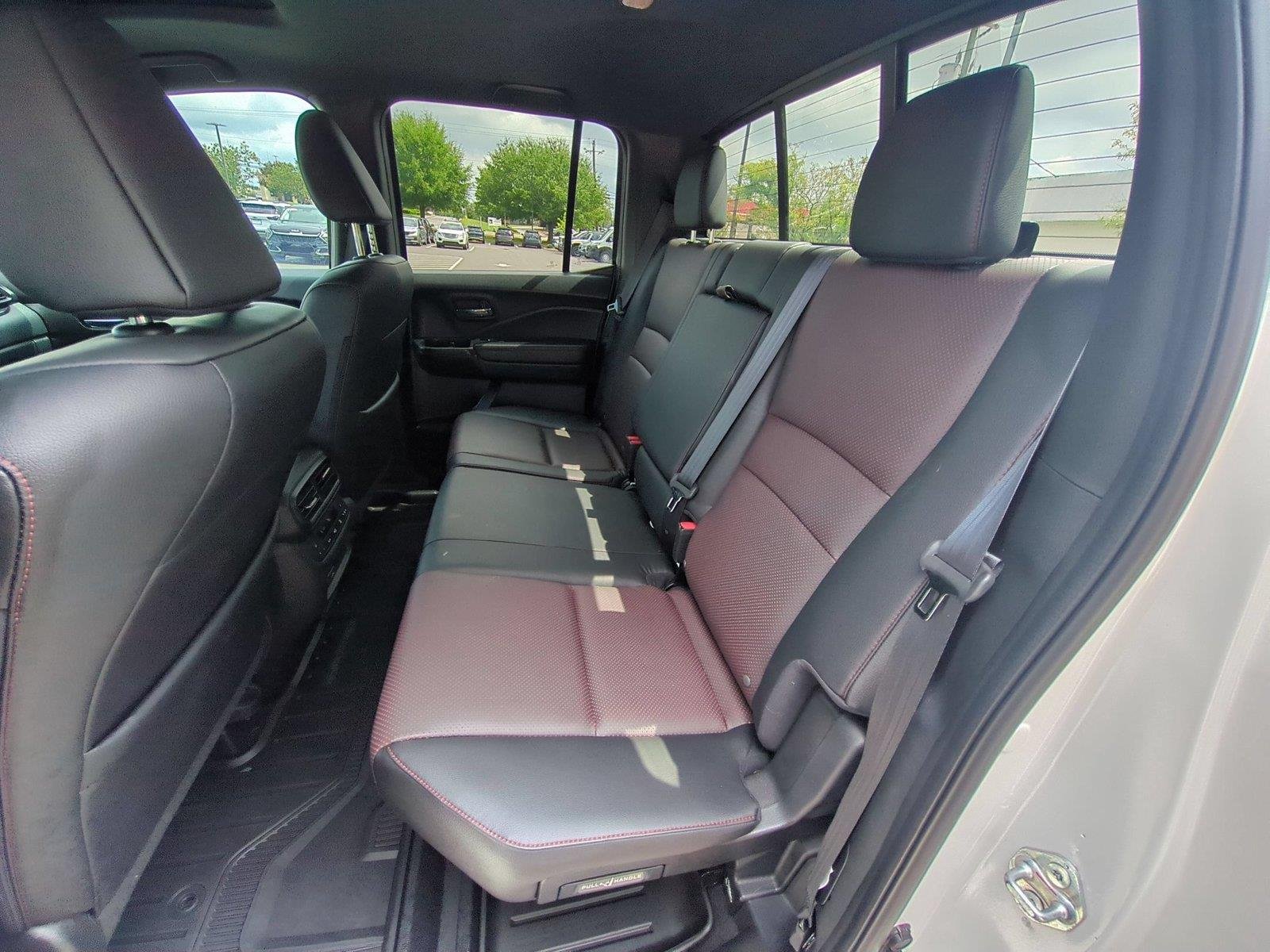 Used 2025 Platinum White Pearl Honda Black Edition image 34