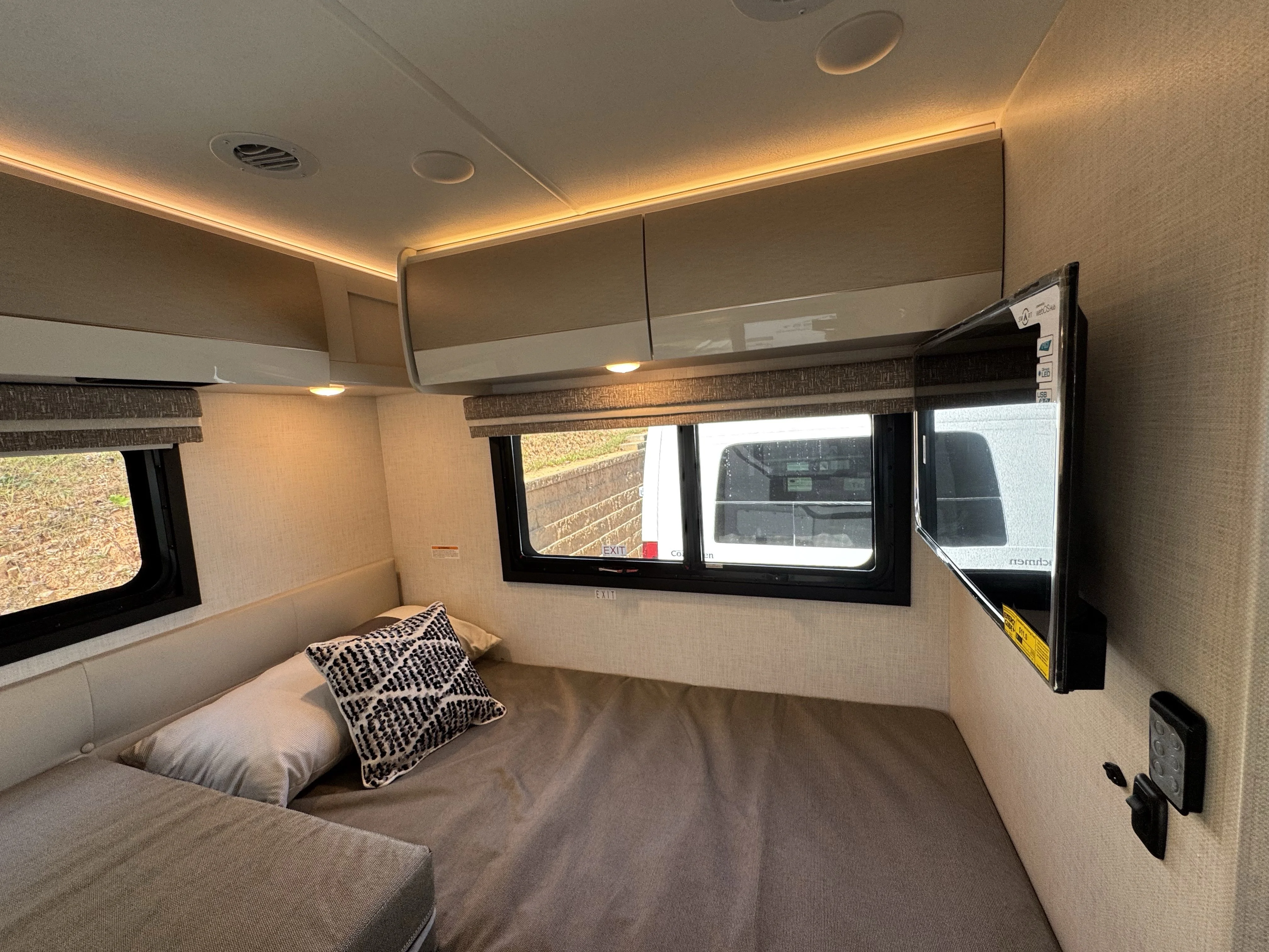 New 2026  Thor Motor Coach  image 25
