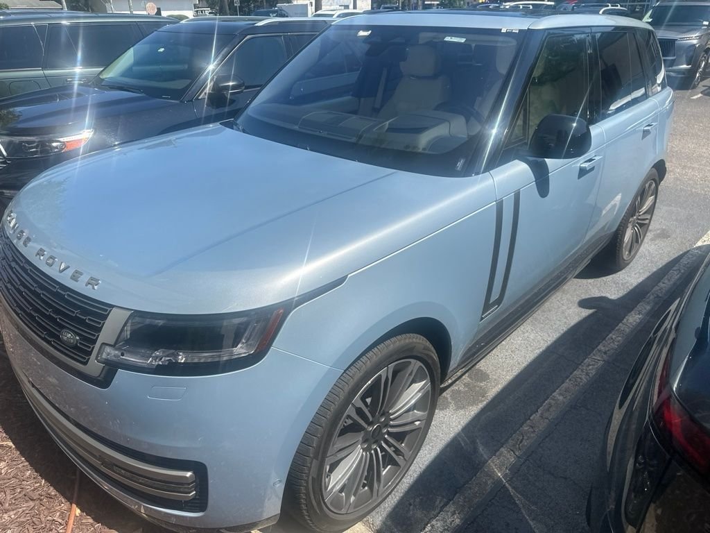 Used 2023 Silver Land Rover Autobiography image 1