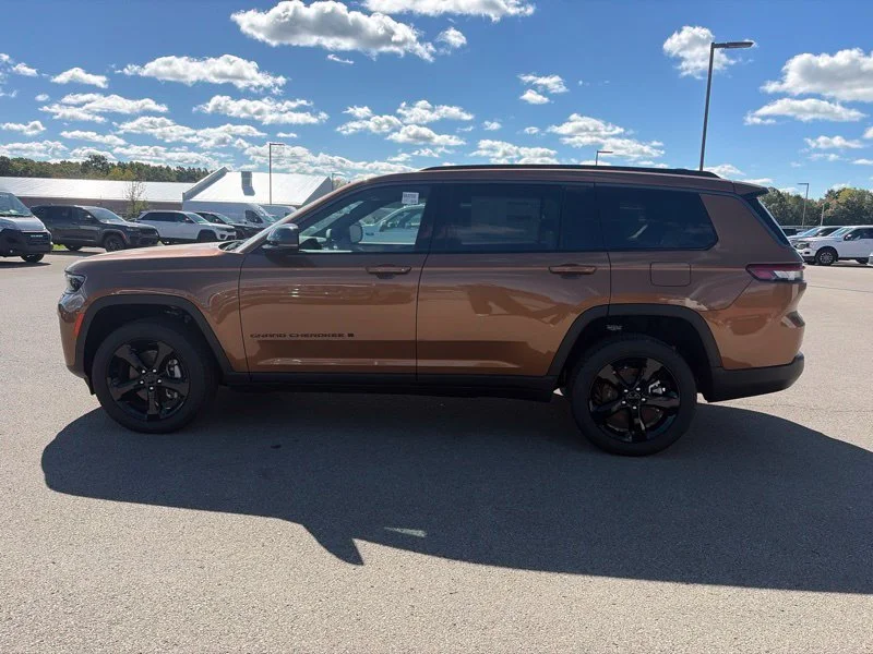 New 2026 Copper Shino Metallic Clear-Coat Exterior Paint Jeep Limited image 6