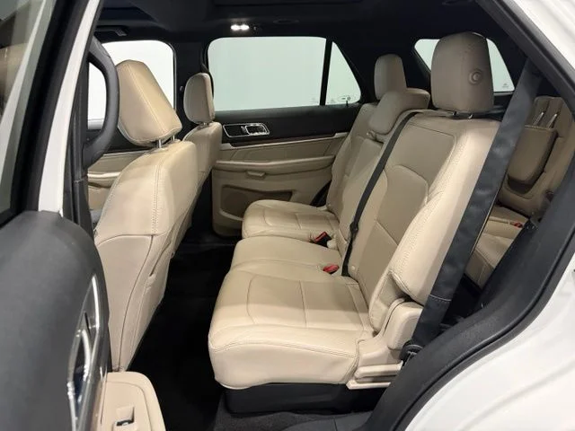Used 2018 White Ford Limited image 35