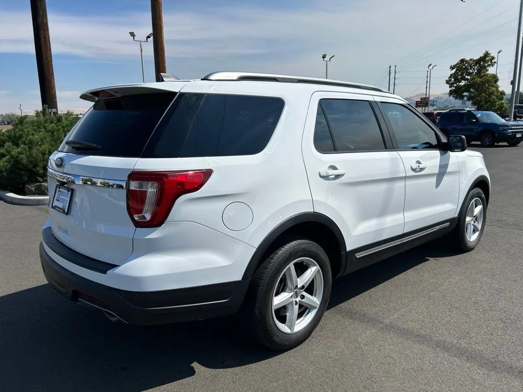 Used 2018 Oxford White Ford XLT image 5