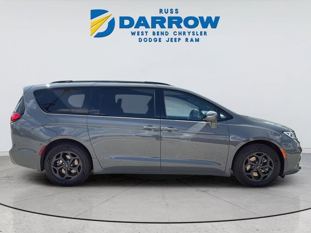 Used 2021 White Chrysler Touring L image 6