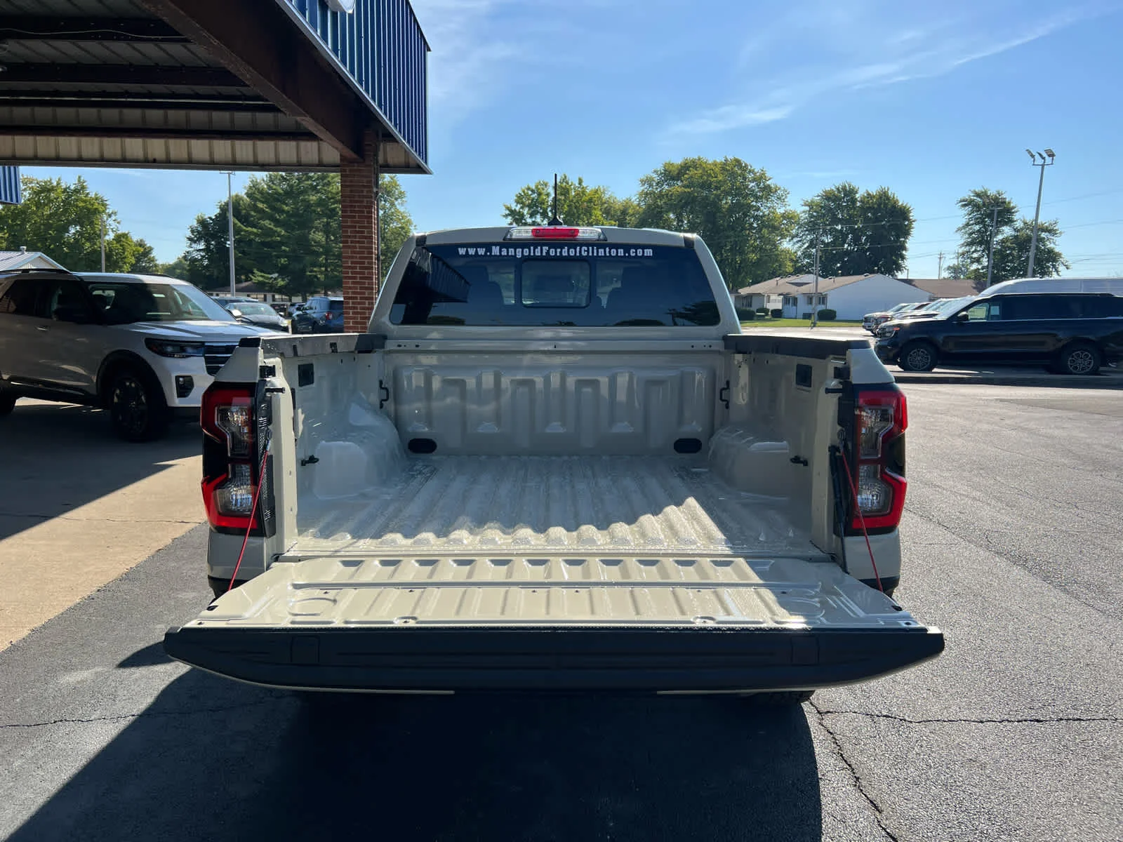 New 2025 Desert Sand Ford LARIAT image 29