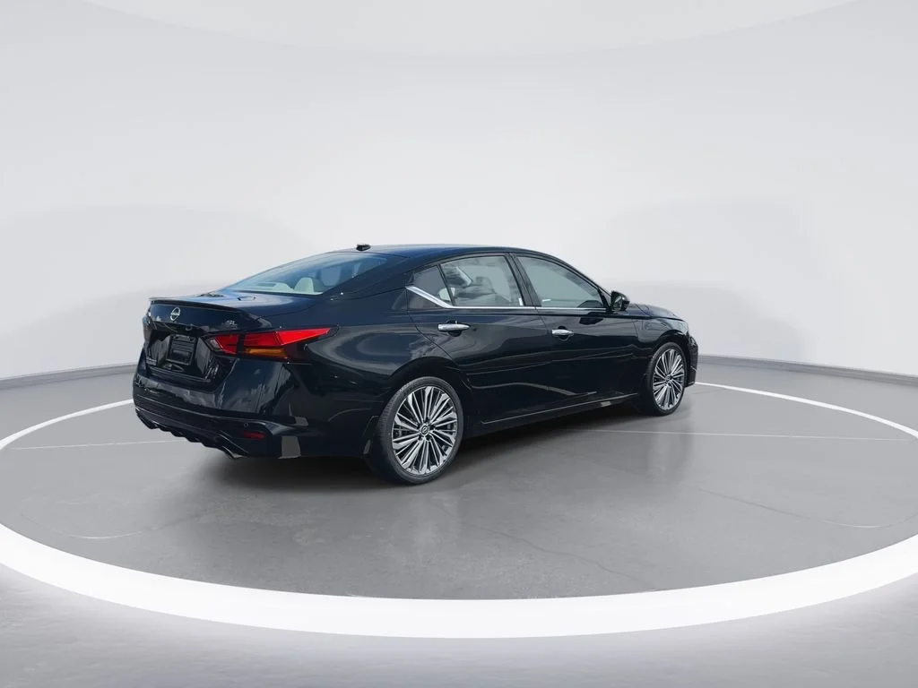 Used 2024 Black Nissan 2.5 SL image 8