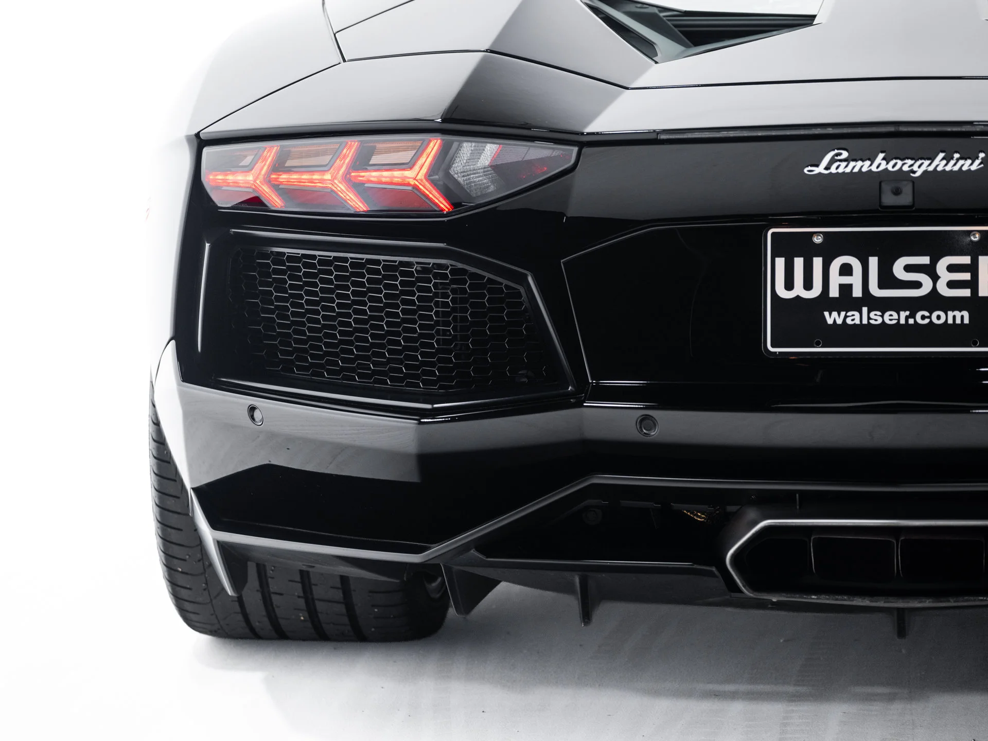Used 2014  Lamborghini LP700-4 image 23