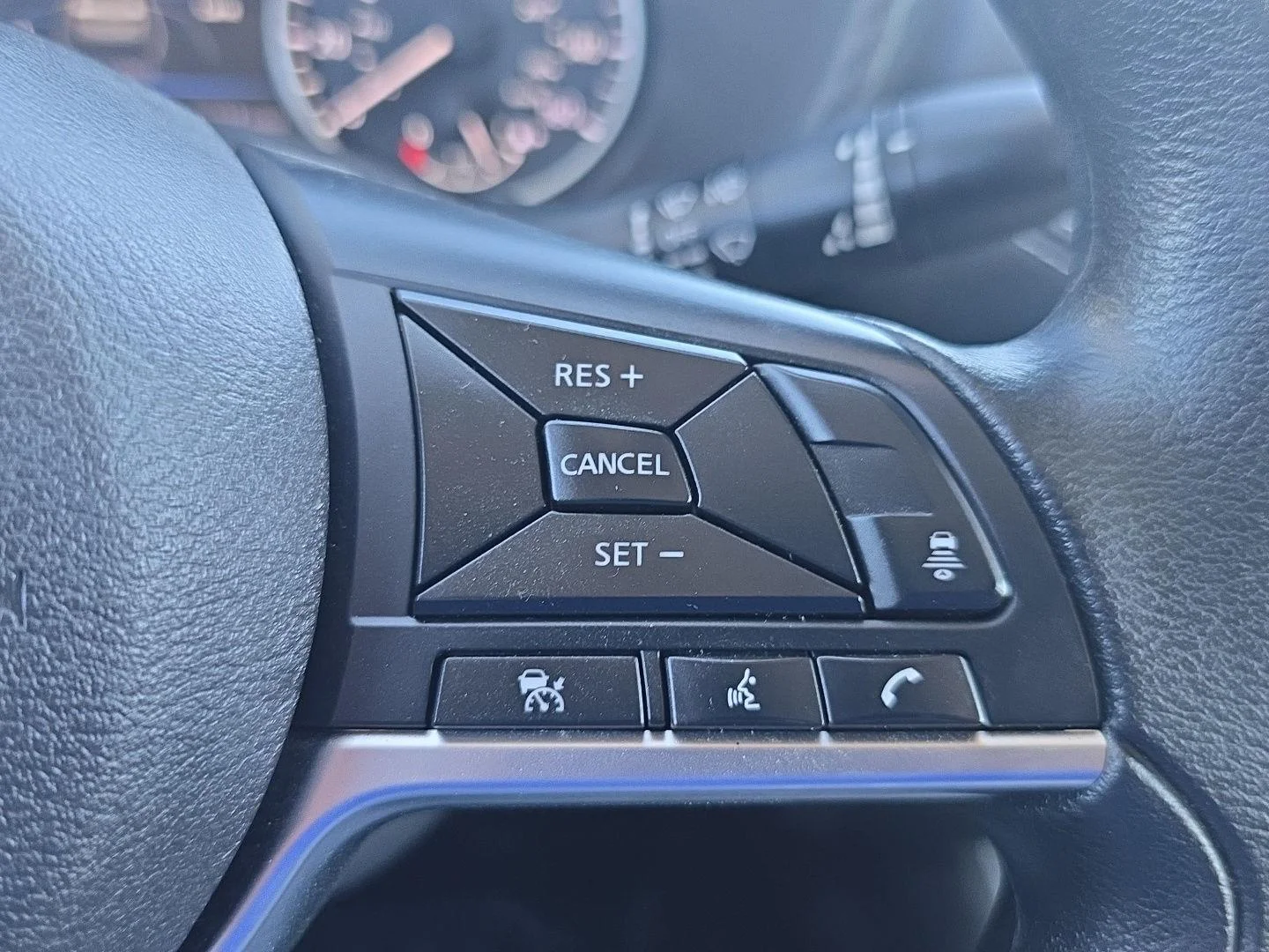 Used 2024 Super Black Nissan SV image 13