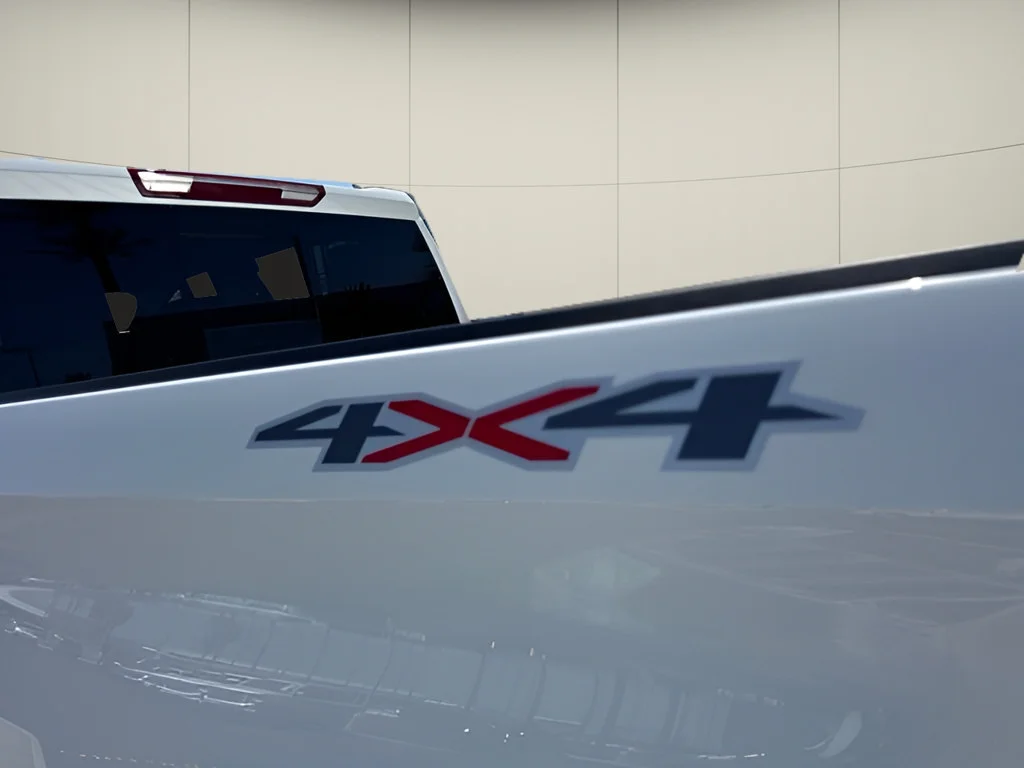 New 2026 Summit White Chevrolet RST image 32