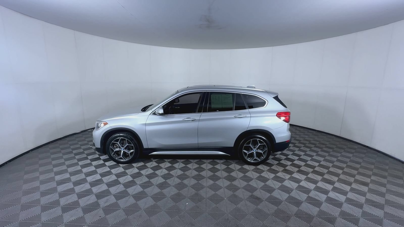 Used 2018 Glacier Silver Metallic BMW xDrive28i image 5