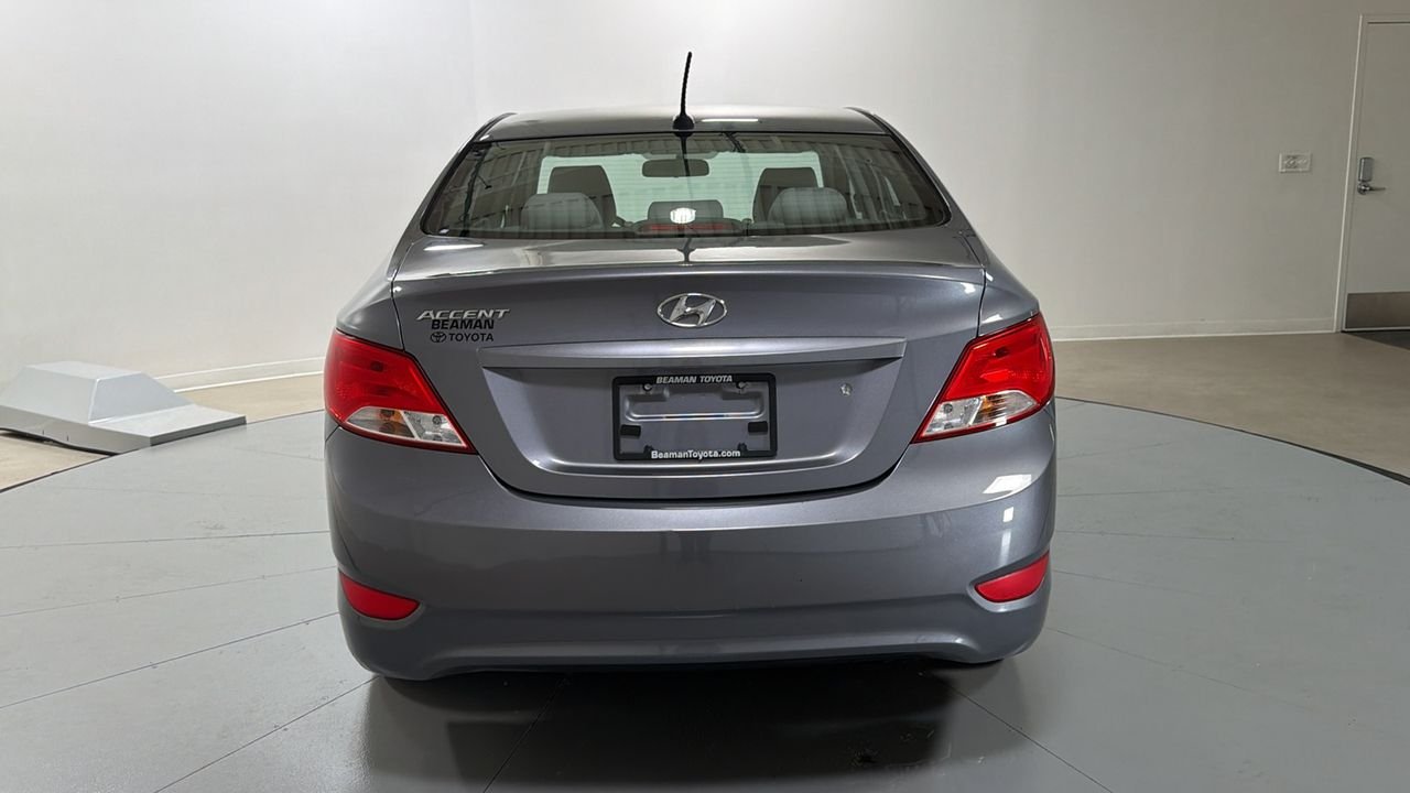 Used 2017 Gray Hyundai SE image 4