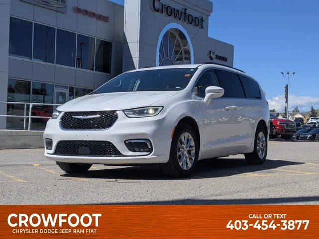 2022 Chrysler Pacifica Touring L - - AWD - Stow n Go Seating - 360 Cam - Remote Start - Pwr Sliding Doors & More!