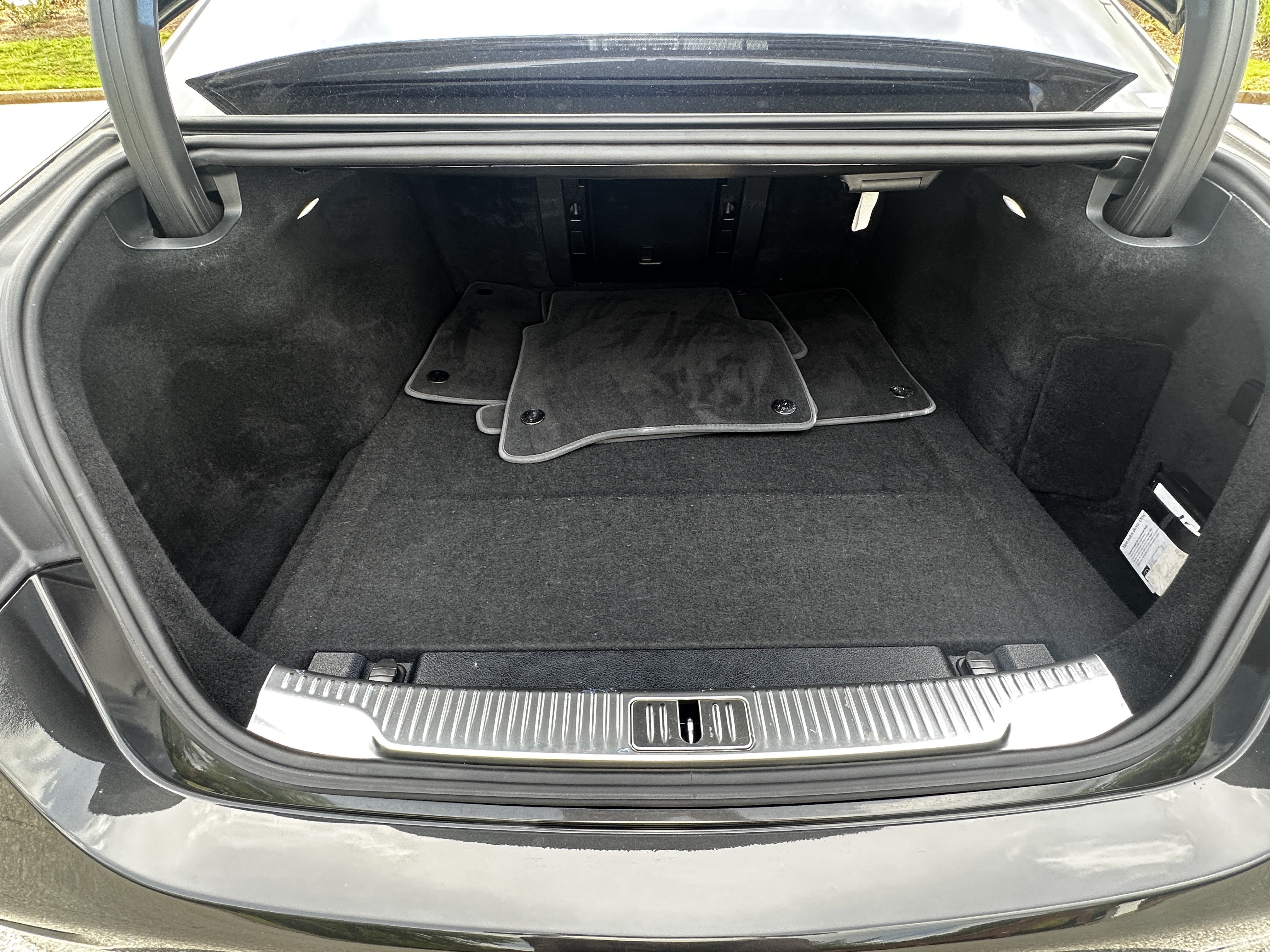 Certified Used 2023 Gray Mercedes-Benz S 580e image 21