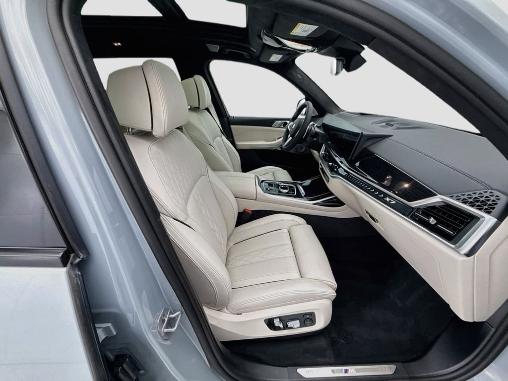 Used 2027 Gray Metallic BMW xDrive40i image 19