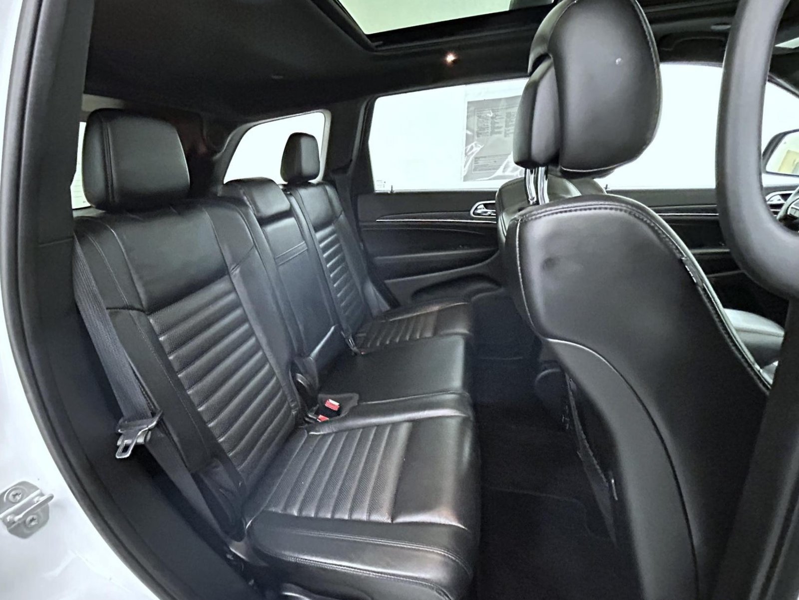 Used 2018 White Jeep Limited image 18