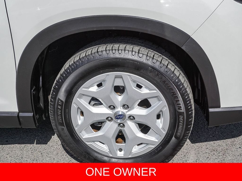 Used 2020 White Subaru Base image 9