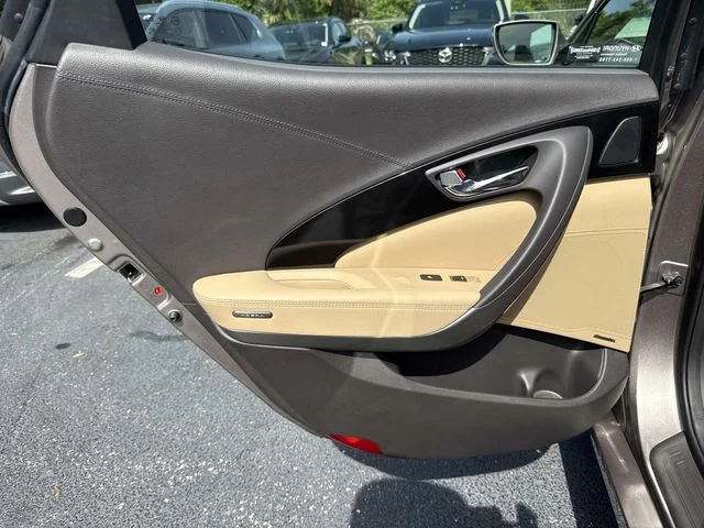 Used 2013 Brown Hyundai Base image 12