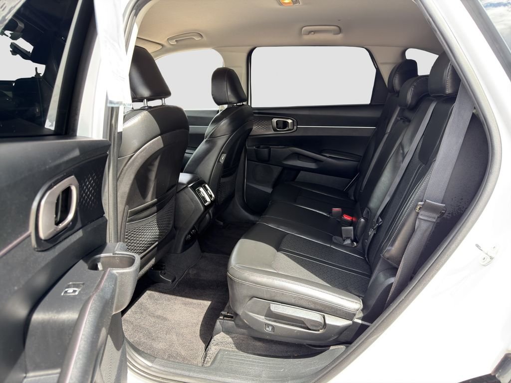 Used 2023 White Kia S image 11