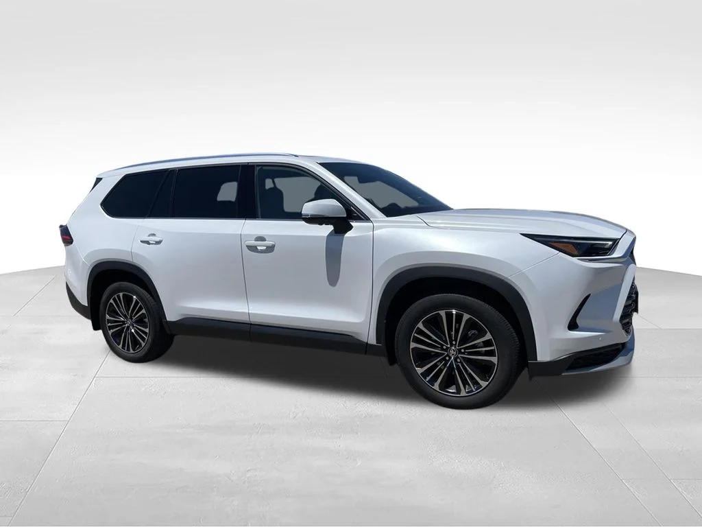 Used 2025 White Toyota MAX Platinum image 2