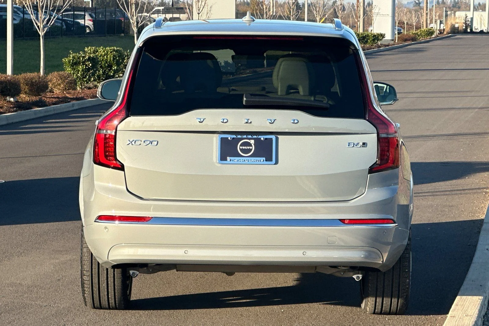 New 2026 Vapour Grey Volvo Ultra image 4