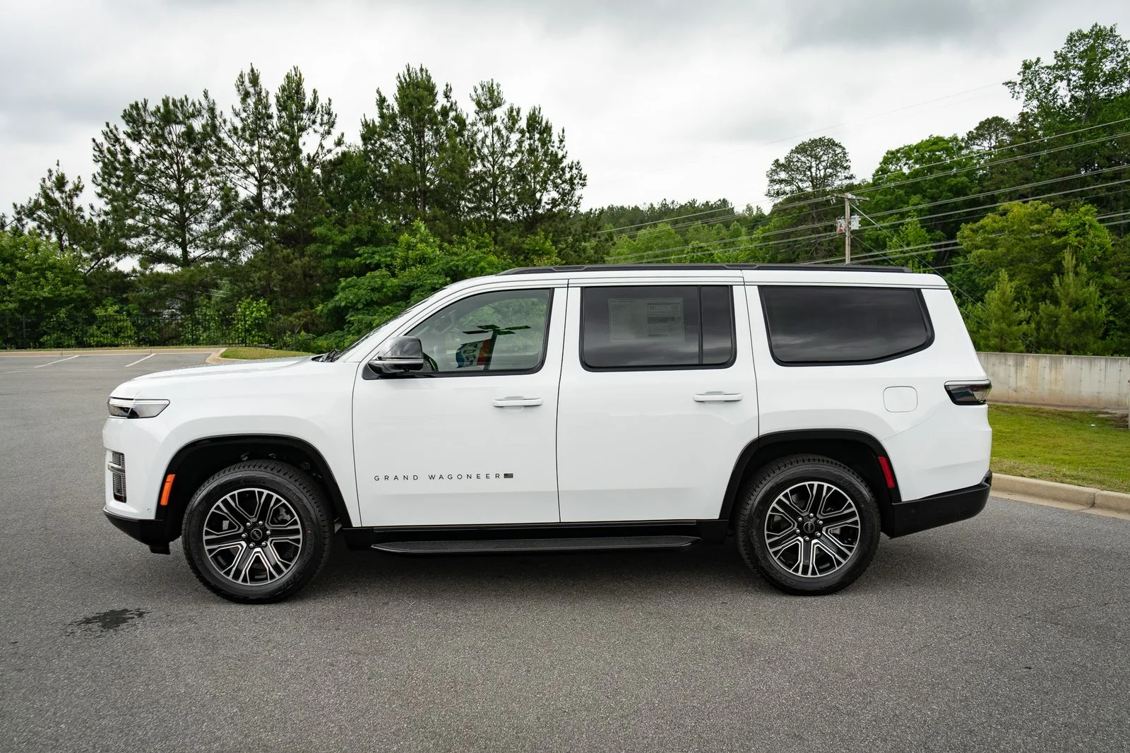 New 2026 Bright White Clear-Coat Exterior Paint Jeep  image 5
