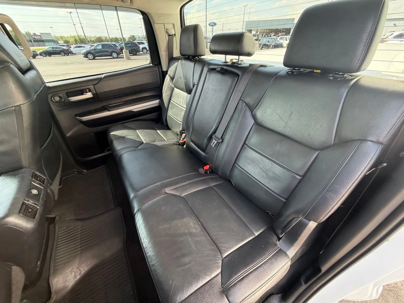 Used 2020 White Toyota SR5 image 16