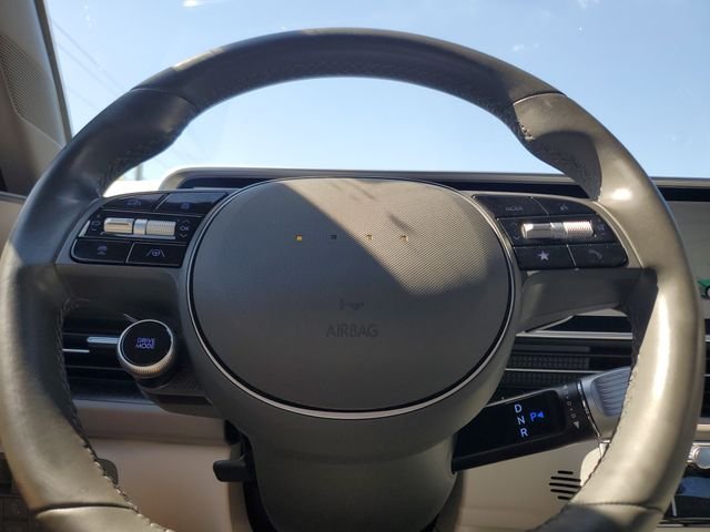 Used 2023 Gold Hyundai SEL image 13