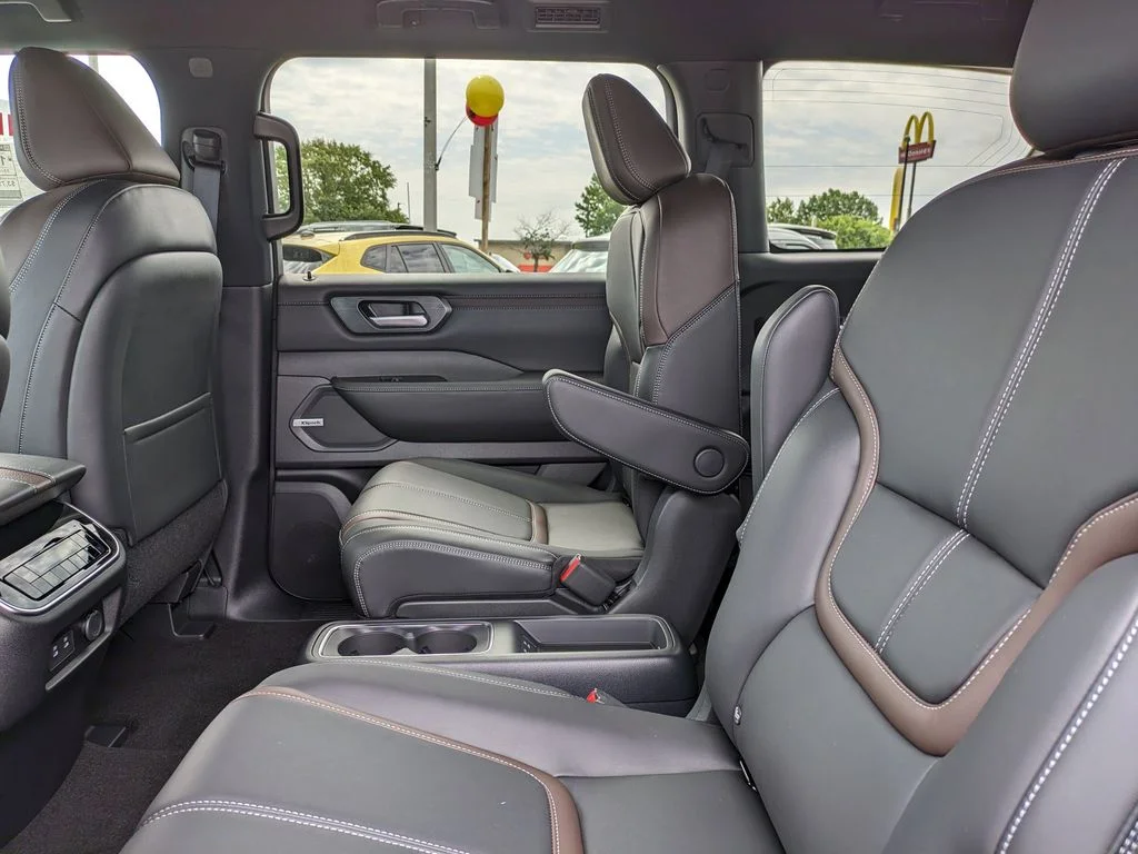 2025 Nissan Armada SL - Photo 14