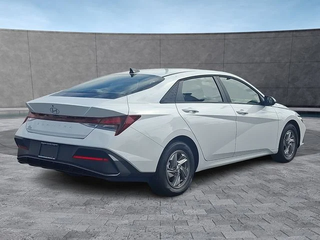 New 2026 White Hyundai SE image 2